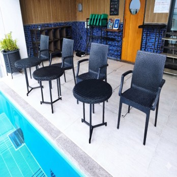 室外テーブル@ホテルアンドルームス那覇ポート